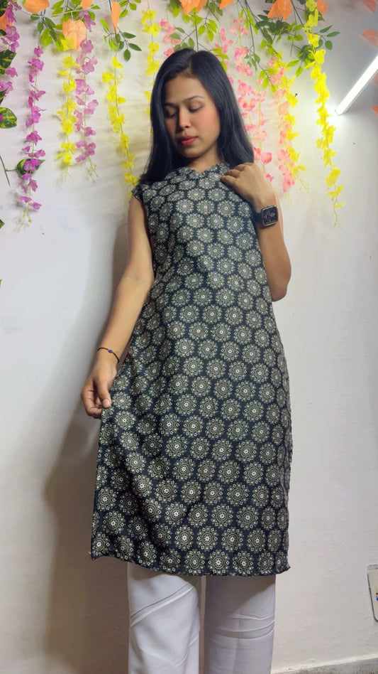 Elegant Black Mandala Print Sleeveless Kurti